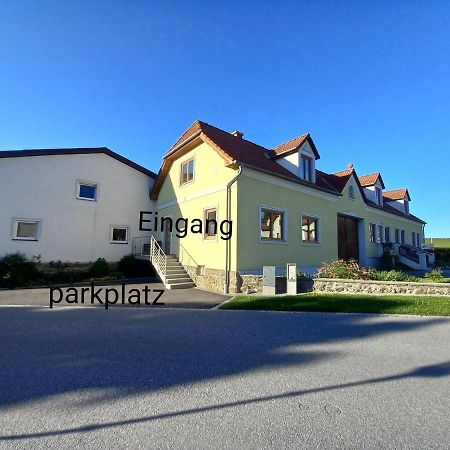 Apartment Am Alpakahof Hahn Grafenschlag Exterior photo