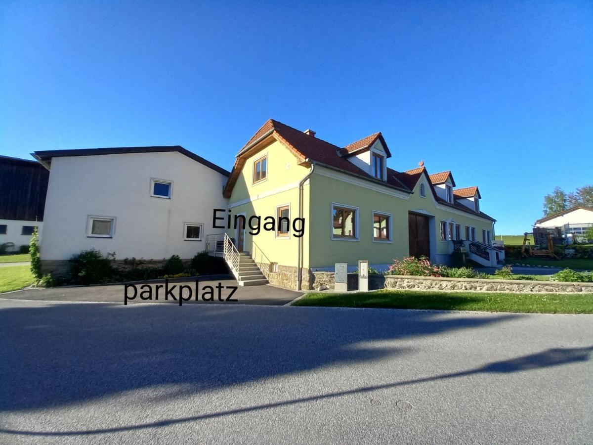 Apartment Am Alpakahof Hahn Grafenschlag Exterior photo