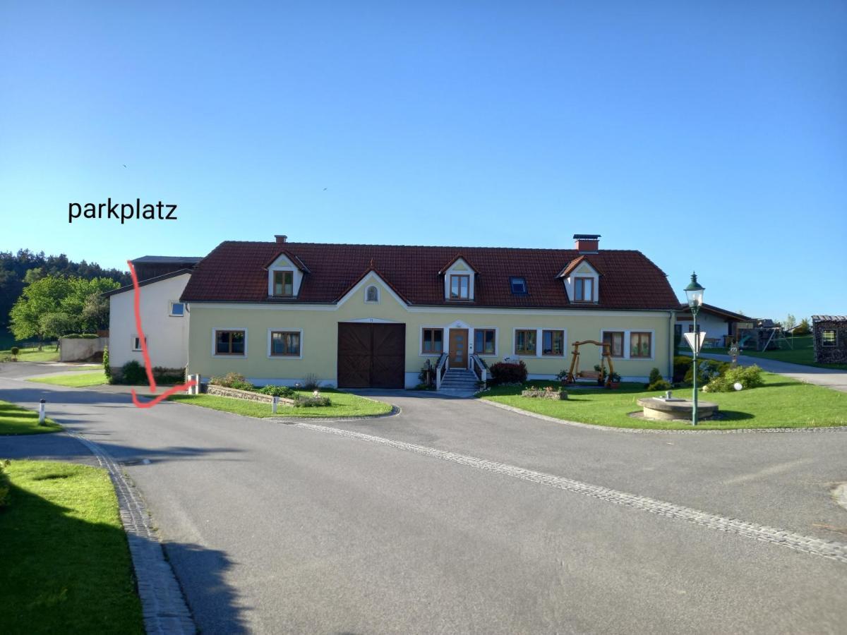 Apartment Am Alpakahof Hahn Grafenschlag Exterior photo